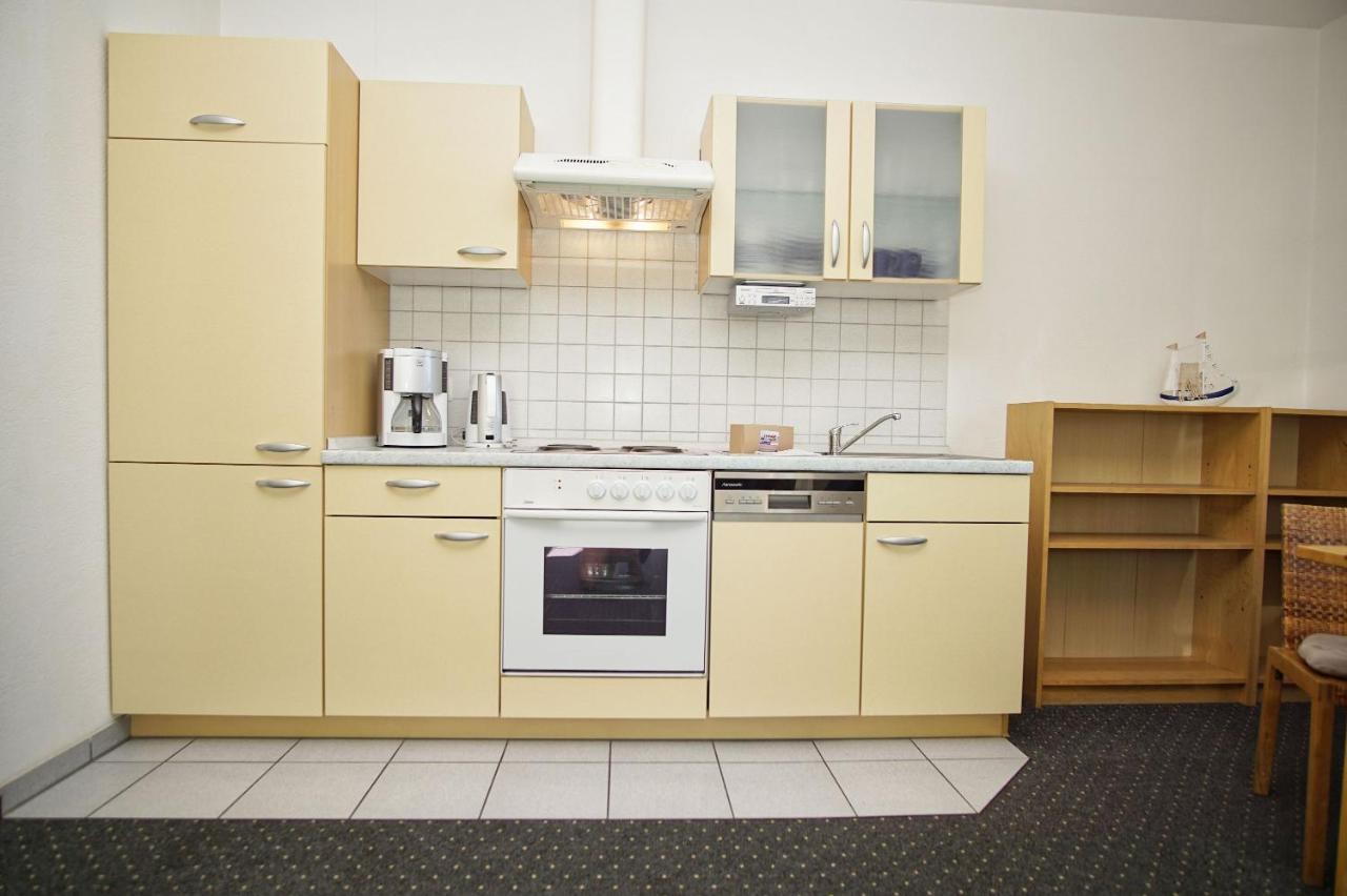 Nah Am Meer, Ruhige Lage, Gratis Nutzung Vom Ahoi Erlebnisbad Und Sauna In Sellin - Haus Inselblick Fewo 02 Goehren  Eksteriør bilde