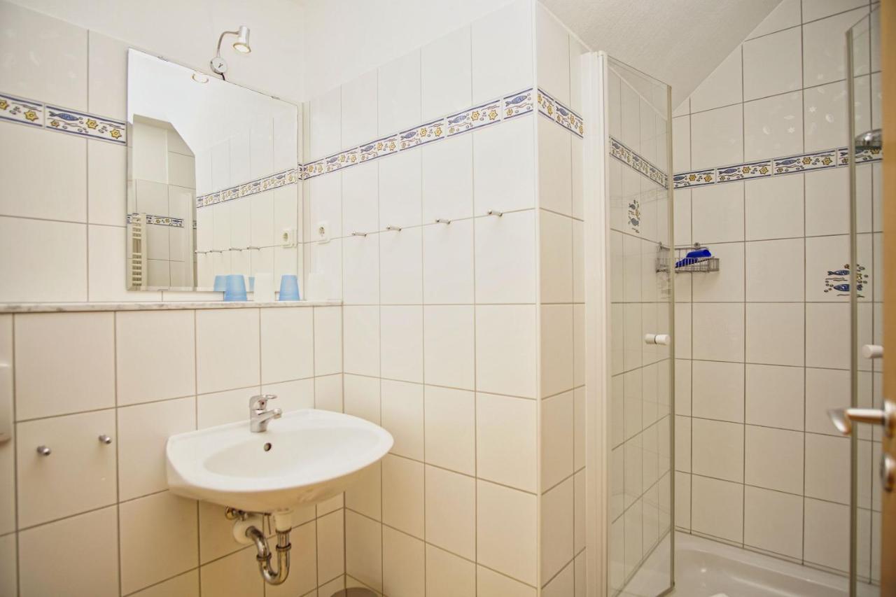 Nah Am Meer, Ruhige Lage, Gratis Nutzung Vom Ahoi Erlebnisbad Und Sauna In Sellin - Haus Inselblick Fewo 02 Goehren  Eksteriør bilde